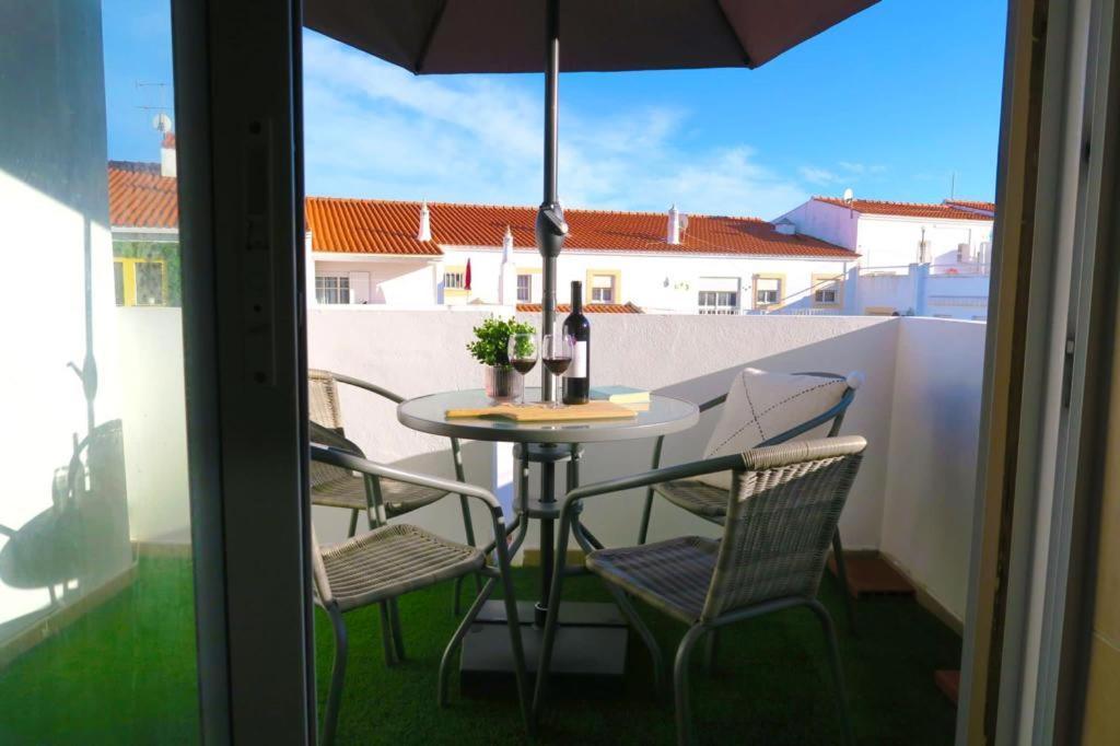 Apartment, 10 Mins Walk To Apartment Albufeira
