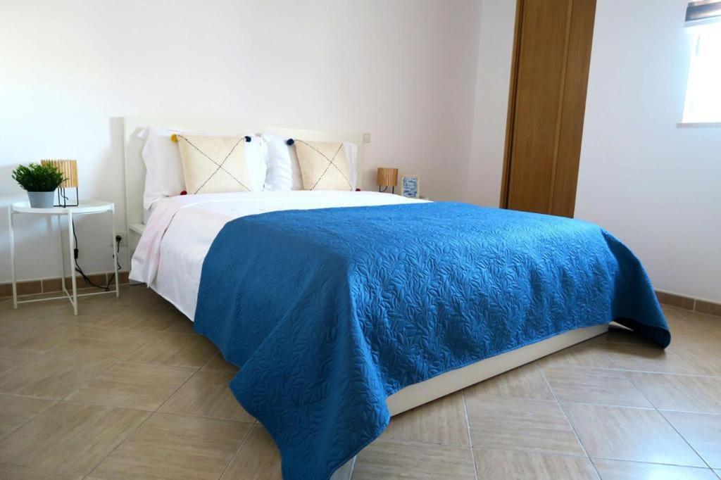 Apartment Apartment, 10 Mins Walk To Albufeira