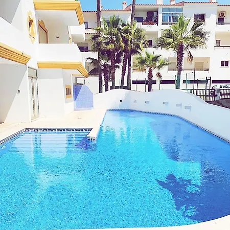 Albufeira Central Apartment, 10 Mins Walk To Beach Exterior photo