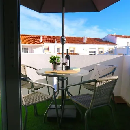Albufeira Central Apartment, 10 Mins Walk To Beach Exterior photo